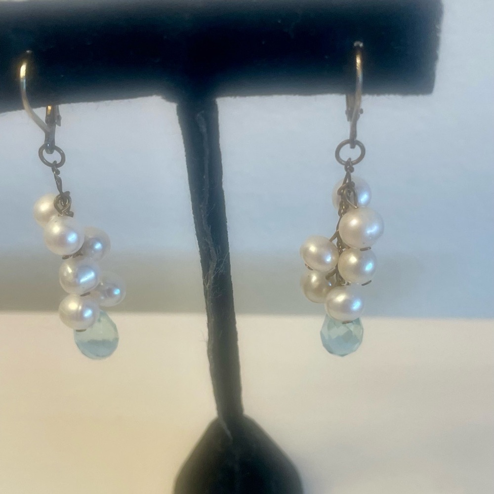 Pearls Faux and Blue Crystal Topaz Hanging Dangle Earring NNT